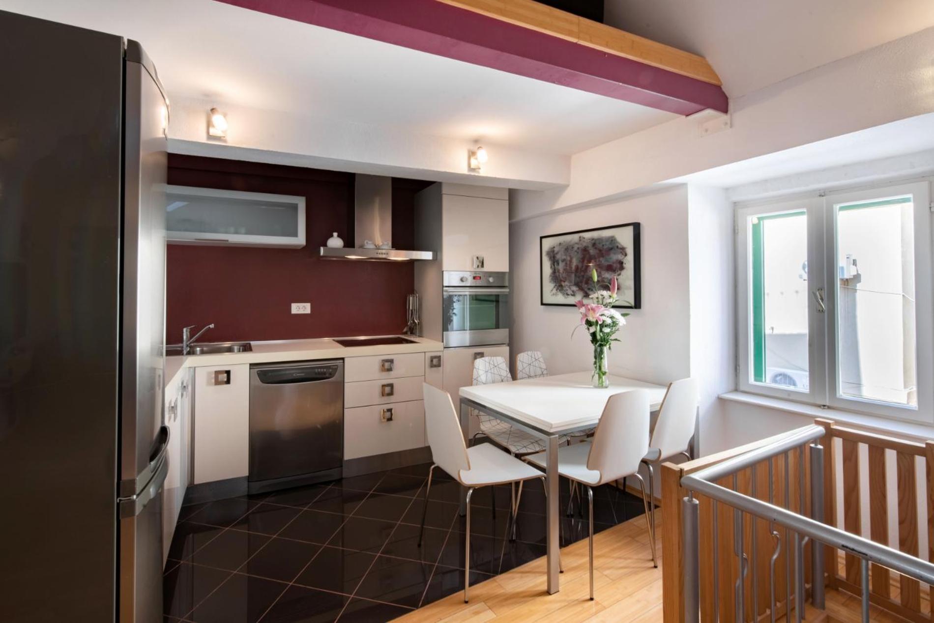Duplex With Terrace In The City Centar สปลิท ภายนอก รูปภาพ