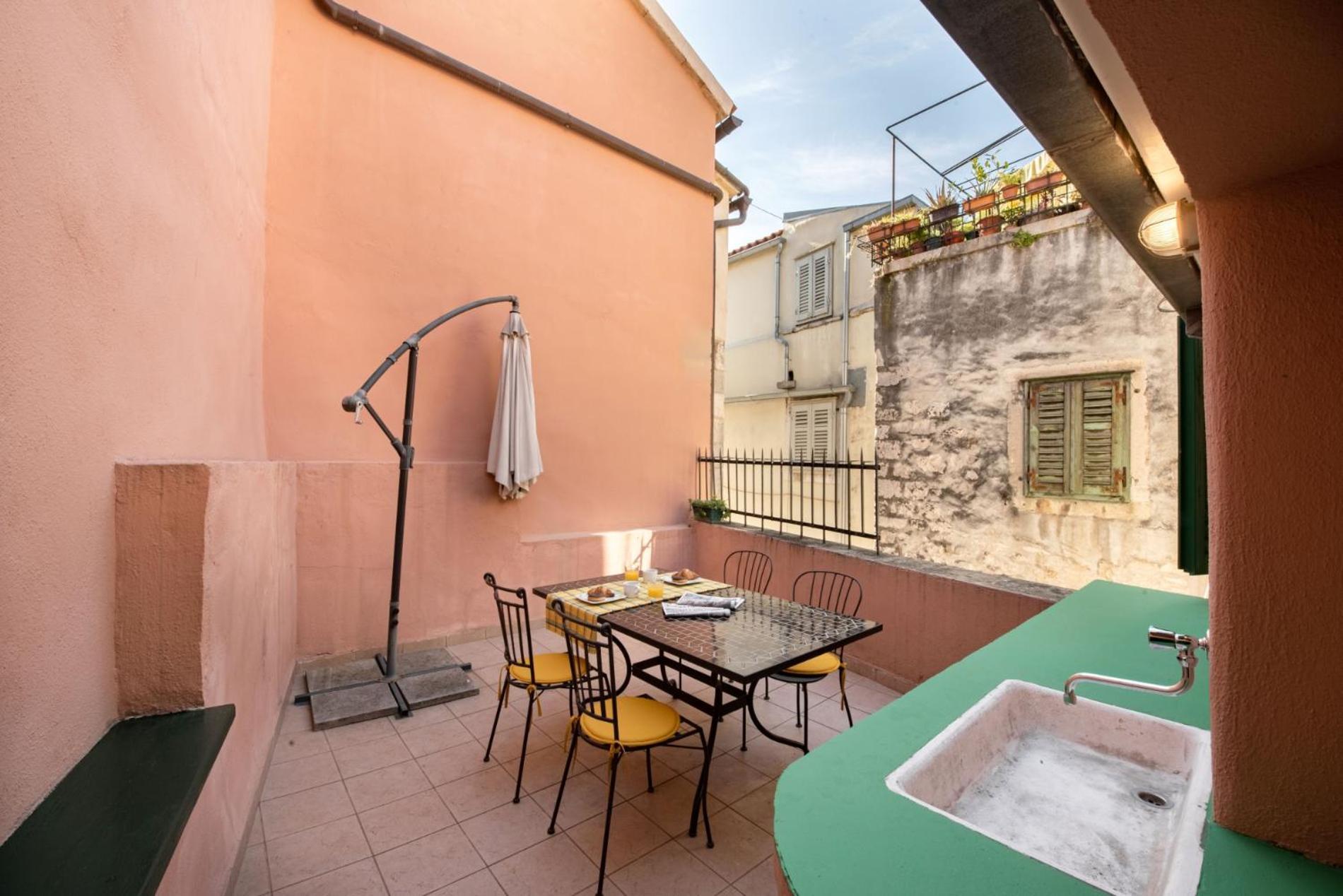Duplex With Terrace In The City Centar สปลิท ภายนอก รูปภาพ